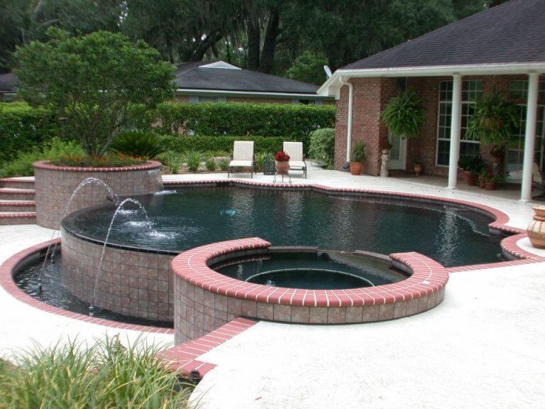 Swimming pool with water features - Kerry Martin Pools